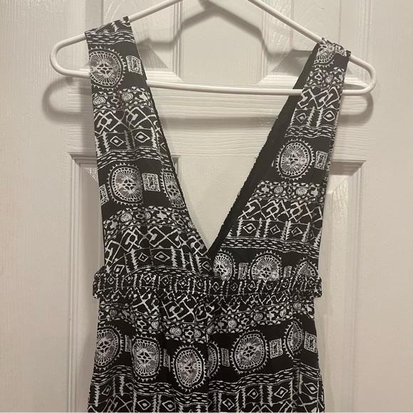Lush black & white IKAT print jumpsuit ROMPER Small - Picture 4 of 8